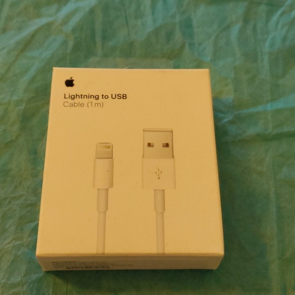 APPLE LIGHTNING TO USB CABLE